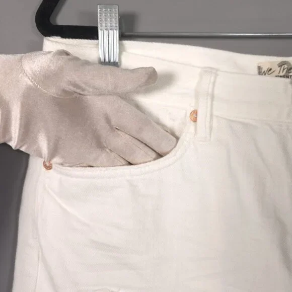 NWT FREE PEOPLE LOVING GOOD VIBRATIONS Denim Shorts Cutoff Distressed White 29